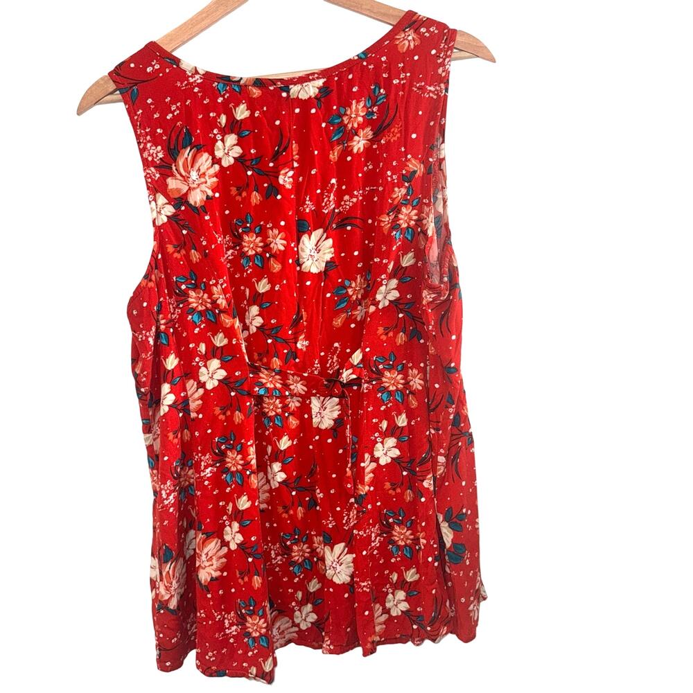 Torrid Size 1 Red Floral Top - Picture 3 of 6